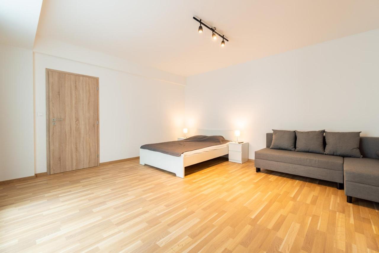 Brand New Two Room Apartment #64 In Elite Rezidence With Free Secure Parking Prag Dış mekan fotoğraf