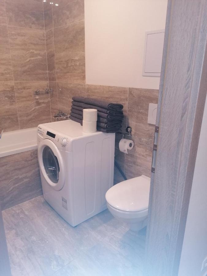 Brand New Two Room Apartment #64 In Elite Rezidence With Free Secure Parking Prag Dış mekan fotoğraf