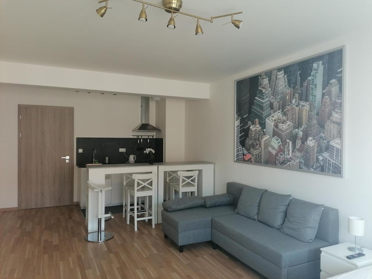 Brand New Two Room Apartment #64 In Elite Rezidence With Free Secure Parking Prag Dış mekan fotoğraf
